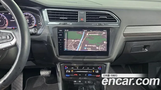 Volkswagen Tiguan — фото 13