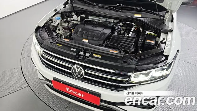 Volkswagen Tiguan — фото 6