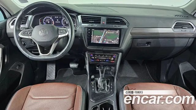 Volkswagen Tiguan — фото 7