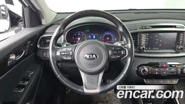 Kia Sorento — фото 13