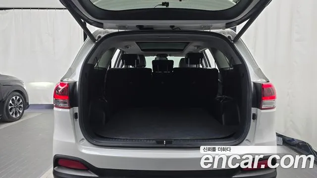 Kia Sorento — фото 18