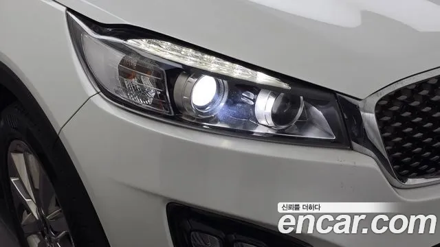 Kia Sorento — фото 22