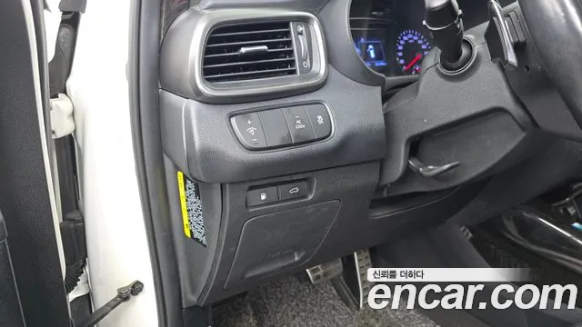 Kia Sorento — фото 27