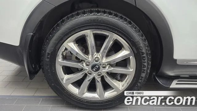 Kia Sorento — фото 5