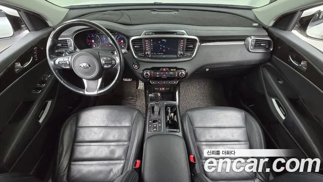 Kia Sorento — фото 7