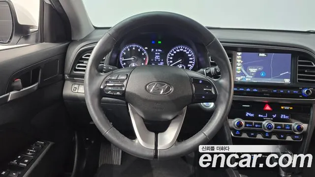 Hyundai Avante — фото 12