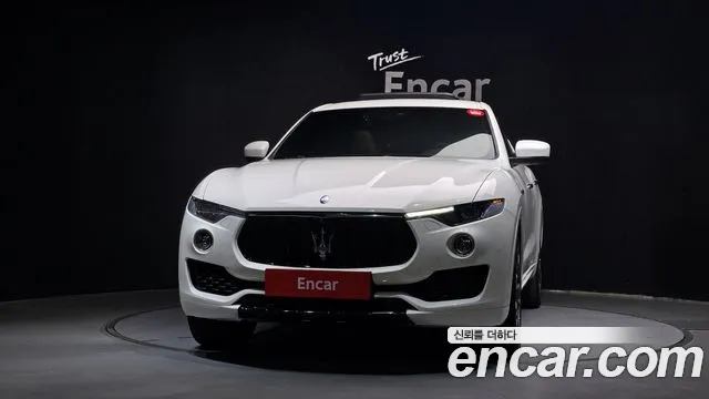 Maserati Levante — фото 3