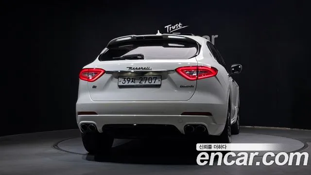 Maserati Levante — фото 4
