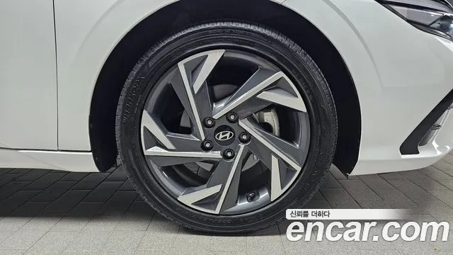 Hyundai Avante — фото 21