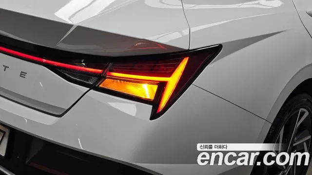 Hyundai Avante — фото 23