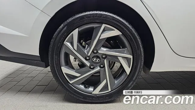 Hyundai Avante — фото 4