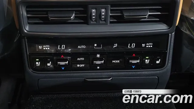 Lexus LX — фото 19