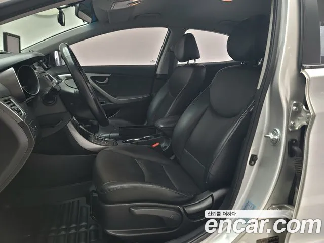 Hyundai Avante — фото 10