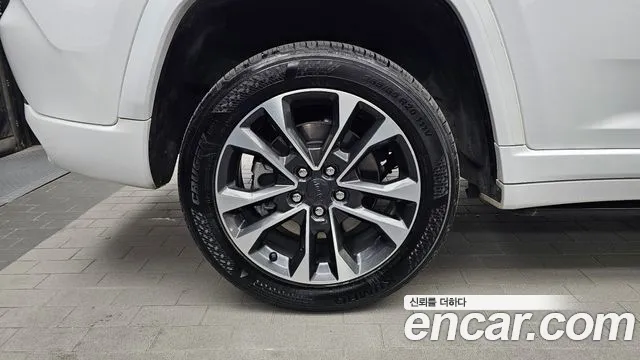 Jeep Cherokee — фото 5