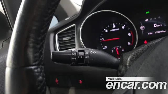 Kia Carnival — фото 17
