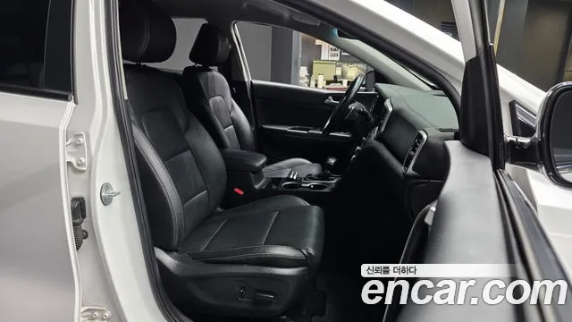 Kia Sportage — фото 11