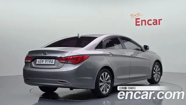 Hyundai Sonata — фото 2