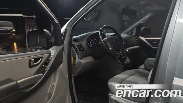 Hyundai Starex — фото 10