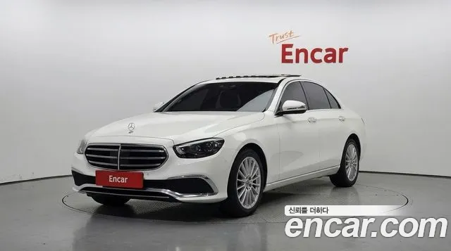Mercedes-Benz E-Class — фото 1
