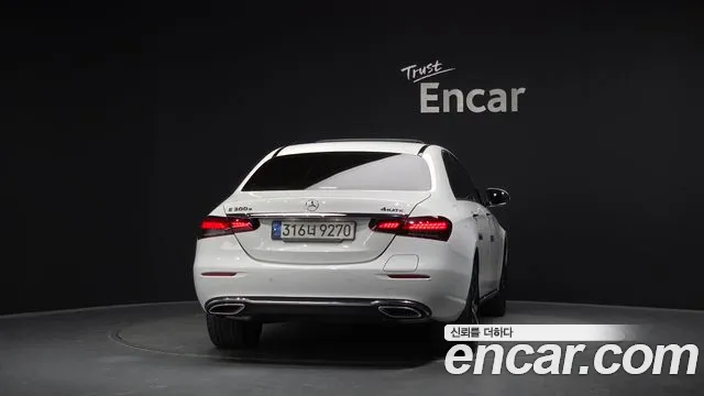 Mercedes-Benz E-Class — фото 3