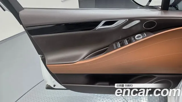 Genesis G80 — фото 24