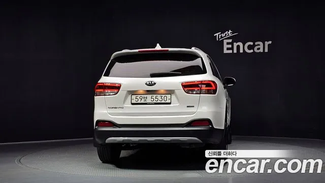 Kia Sorento — фото 4