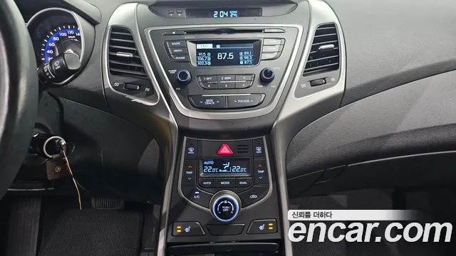 Hyundai Avante — фото 17