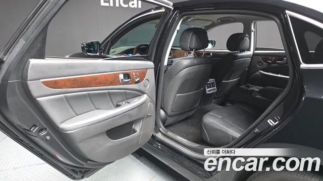 Hyundai Equus — фото 26