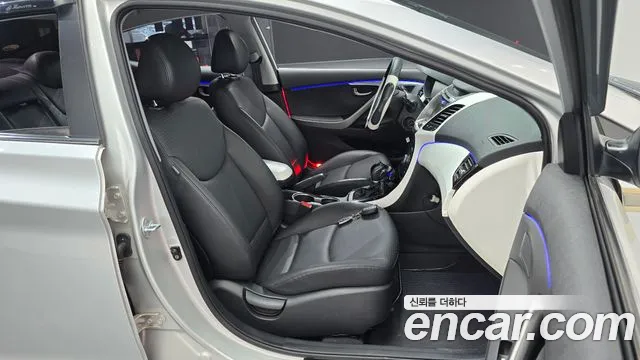 Hyundai Avante — фото 26