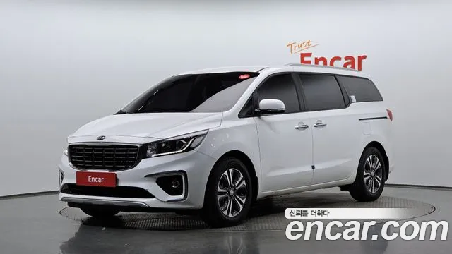 Kia Carnival — фото 1