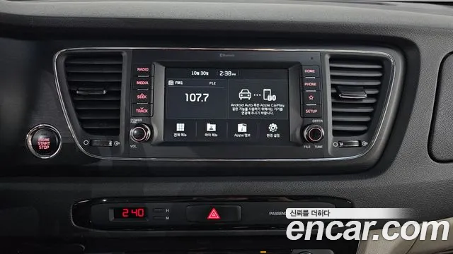 Kia Carnival — фото 14