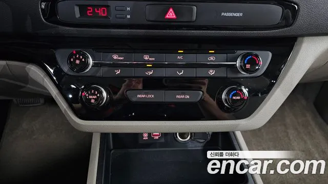 Kia Carnival — фото 17