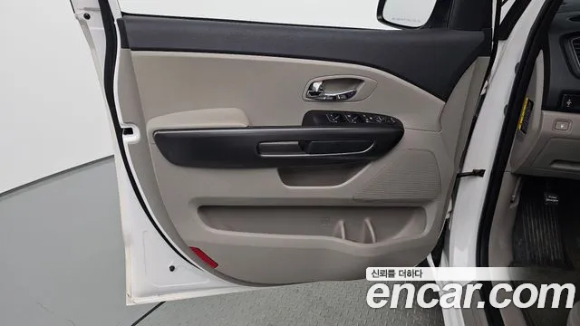 Kia Carnival — фото 24