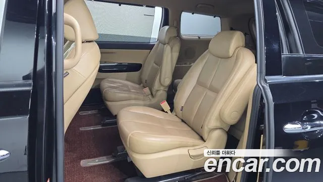 Kia Carnival — фото 26