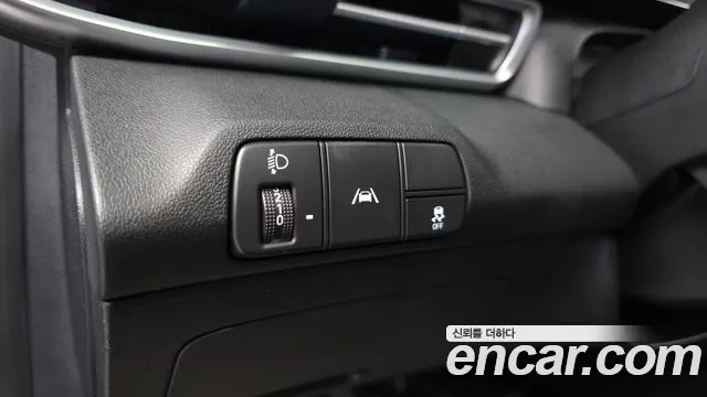 Hyundai Avante — фото 18