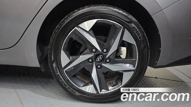 Hyundai Avante — фото 21