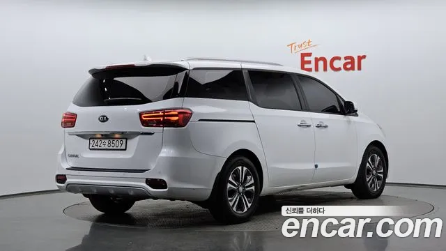 Kia Carnival — фото 2