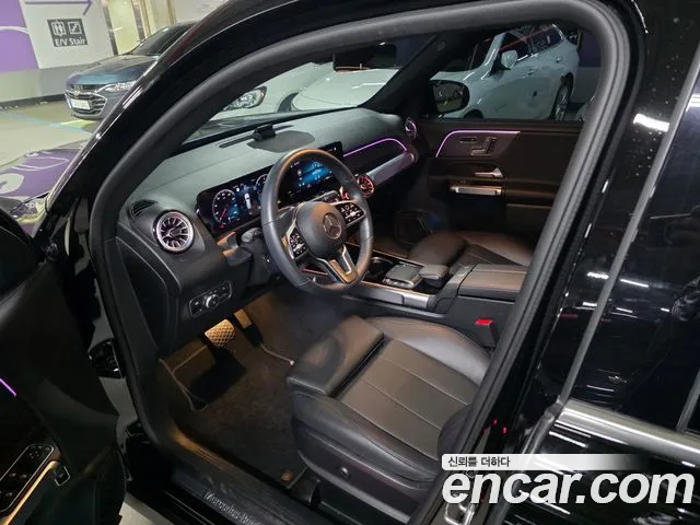 Mercedes-Benz GLB-Class — фото 11