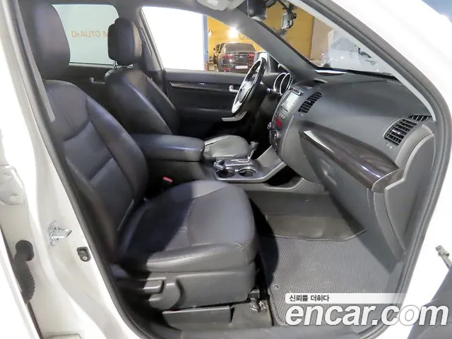 Kia Sorento — фото 11