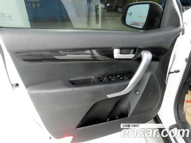 Kia Sorento — фото 13