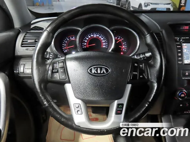 Kia Sorento — фото 15