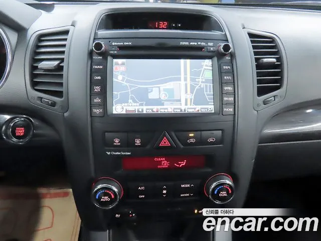 Kia Sorento — фото 17