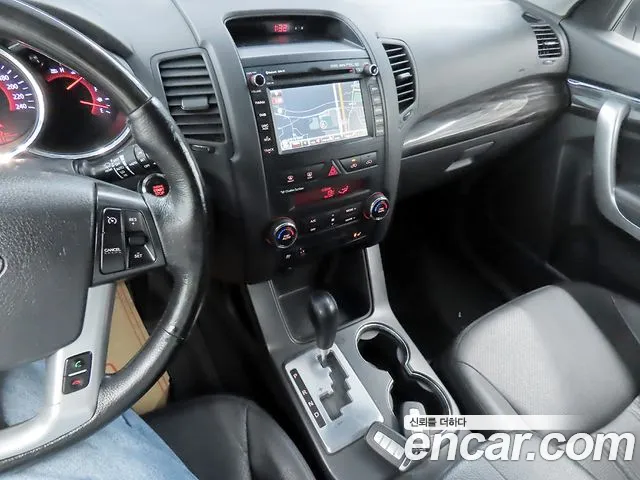 Kia Sorento — фото 18