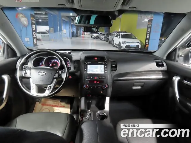 Kia Sorento — фото 7
