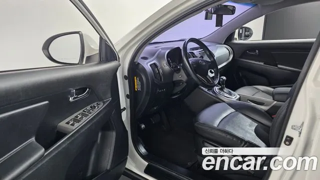 Kia Sportage — фото 12