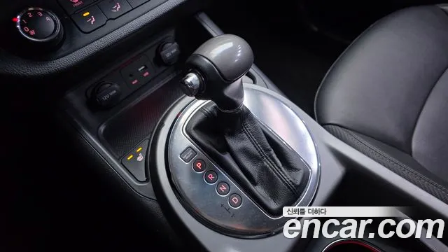 Kia Sportage — фото 9