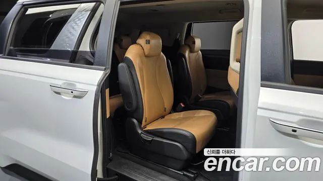 Kia Carnival — фото 11