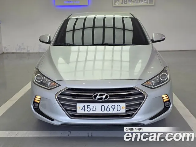Hyundai Avante — фото 3