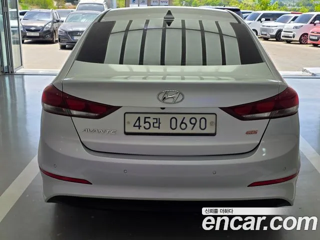 Hyundai Avante — фото 4