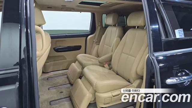 Kia Carnival — фото 20